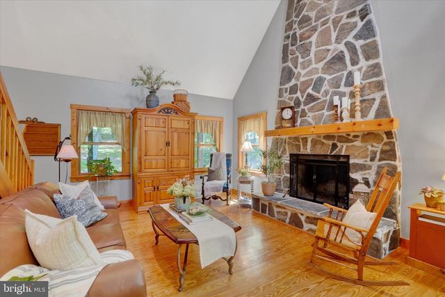 2385 BREMER RD, Dover, PA 17315