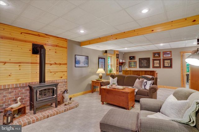 2385 BREMER RD, Dover, PA 17315