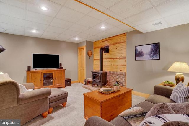 2385 BREMER RD, Dover, PA 17315