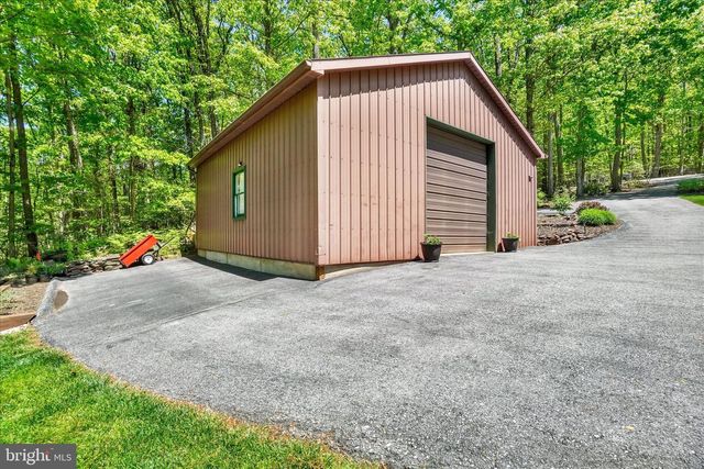 2385 BREMER RD, Dover, PA 17315