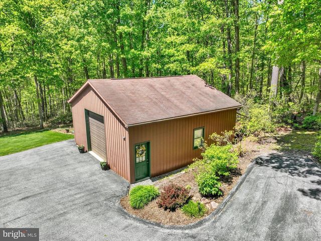 2385 BREMER RD, Dover, PA 17315