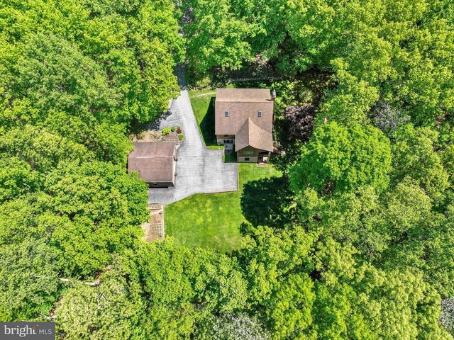 2385 BREMER RD, Dover, PA 17315