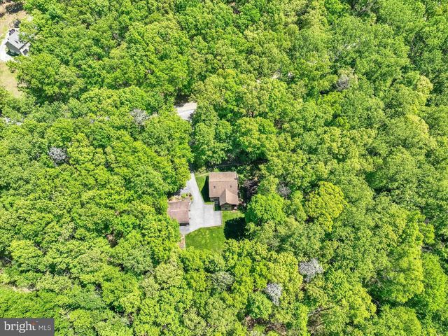 2385 BREMER RD, Dover, PA 17315