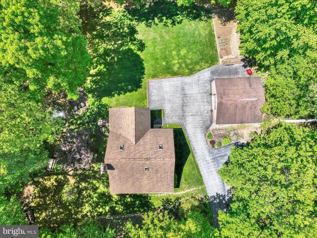 2385 BREMER RD, Dover, PA 17315