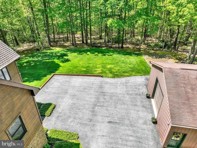 2385 BREMER RD, Dover, PA 17315