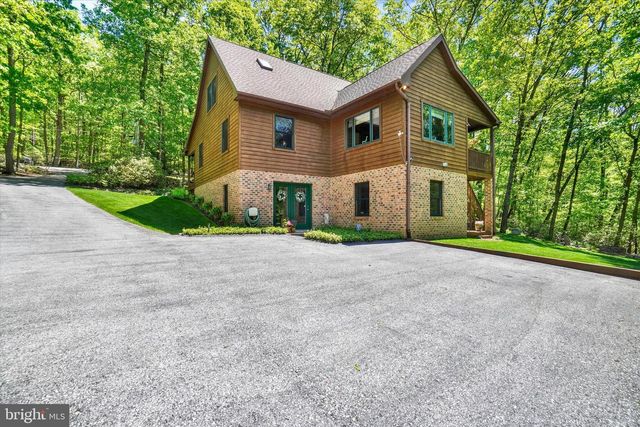 2385 BREMER RD, Dover, PA 17315