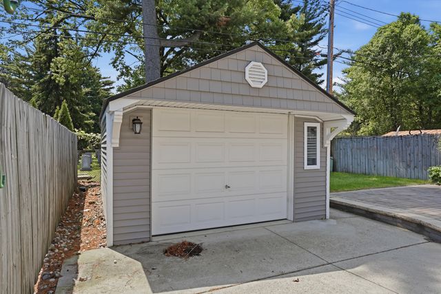 302 Dewey Street, Royal Oak City, MI 48067