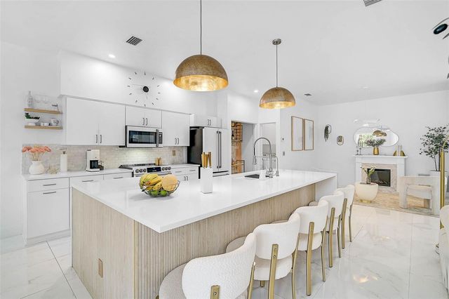 4146 WESTBOURNE CIRCLE, Sarasota, FL 34238