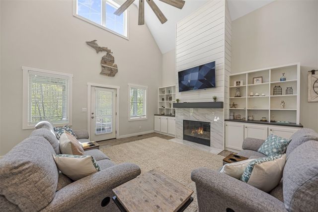 5542 Hidden Pond Lane, Sawyer, MI 49125