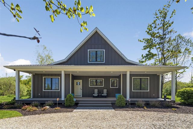 5542 Hidden Pond Lane, Sawyer, MI 49125