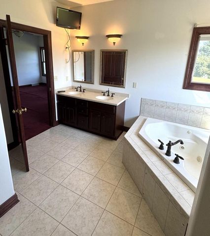 145 Victoria CIRCLE, Union Grove, WI 53182