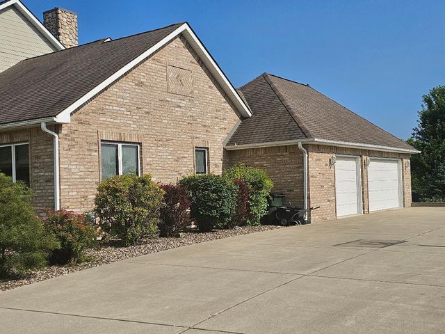 145 Victoria CIRCLE, Union Grove, WI 53182