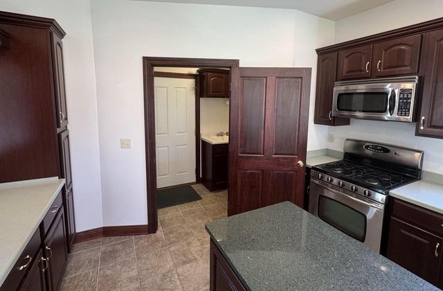 145 Victoria CIRCLE, Union Grove, WI 53182