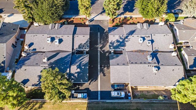 570 W Escalon Avenue, Clovis, CA 93612