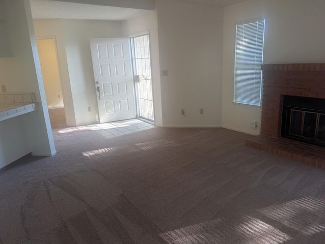 570 W Escalon Avenue, Clovis, CA 93612