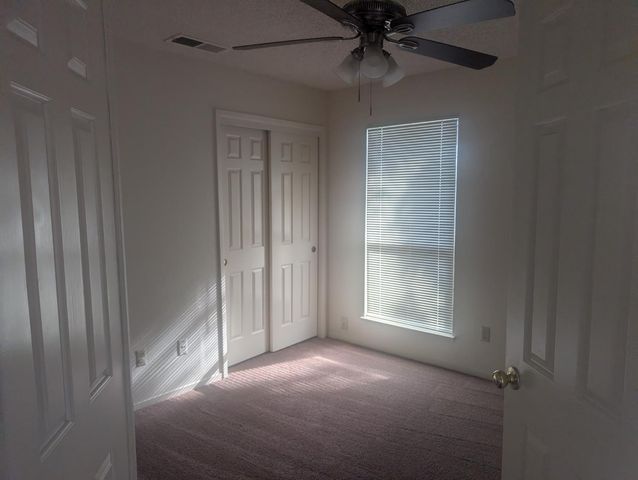 570 W Escalon Avenue, Clovis, CA 93612