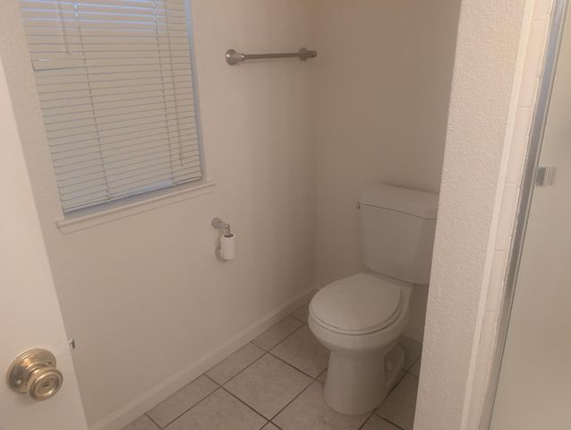 570 W Escalon Avenue, Clovis, CA 93612