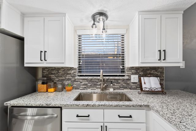 1326 Dogwood Trail, Lewisville, TX 75067