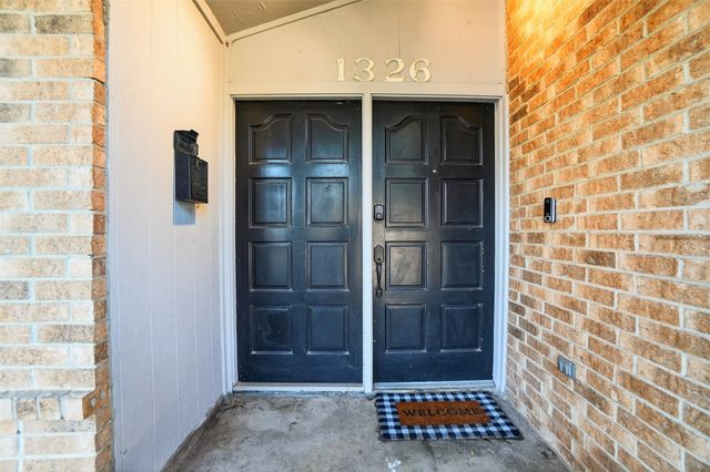 1326 Dogwood Trail, Lewisville, TX 75067