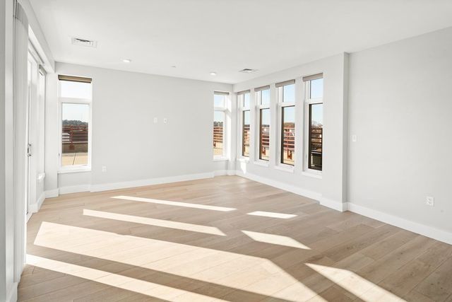 1650 Commonwealth Ave 606, Boston, MA 02135