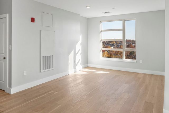 1650 Commonwealth Ave 606, Boston, MA 02135