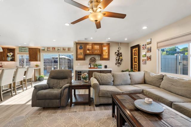 11941 Callado Rd, San Diego, CA 92128