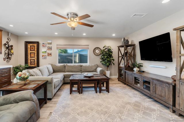 11941 Callado Rd, San Diego, CA 92128