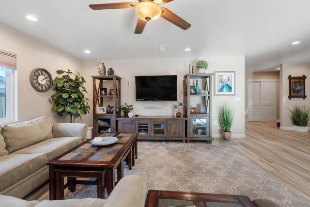 11941 Callado Rd, San Diego, CA 92128