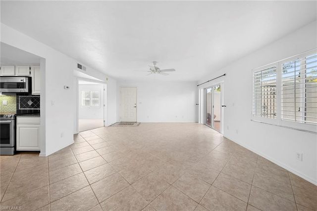 3052 kings lake BLVD # 7554, Naples, FL 34112