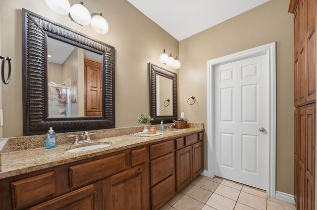 6915 W Garden Ridge Ct, Wichita, KS 67205