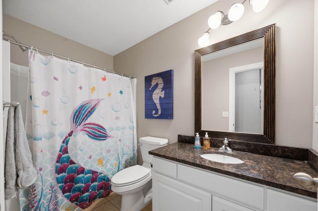 6915 W Garden Ridge Ct, Wichita, KS 67205
