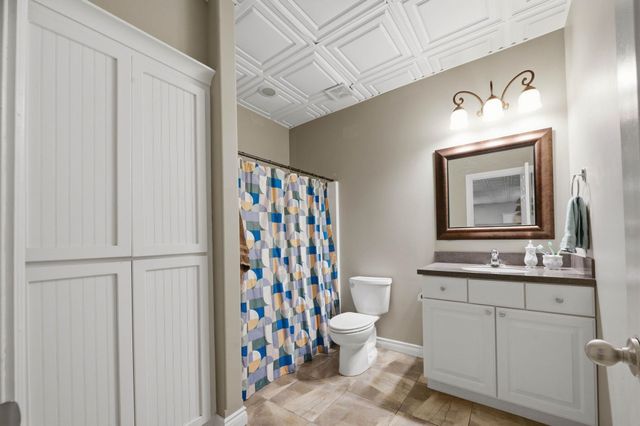6915 W Garden Ridge Ct, Wichita, KS 67205