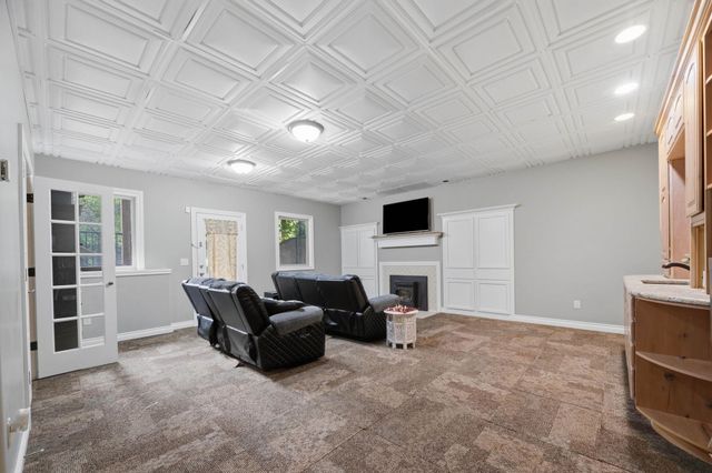 6915 W Garden Ridge Ct, Wichita, KS 67205