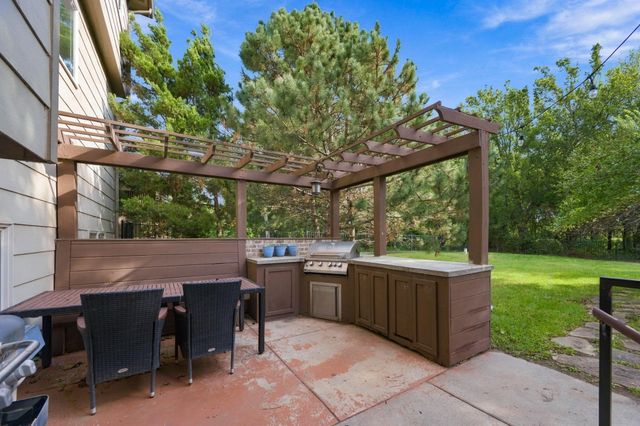 6915 W Garden Ridge Ct, Wichita, KS 67205