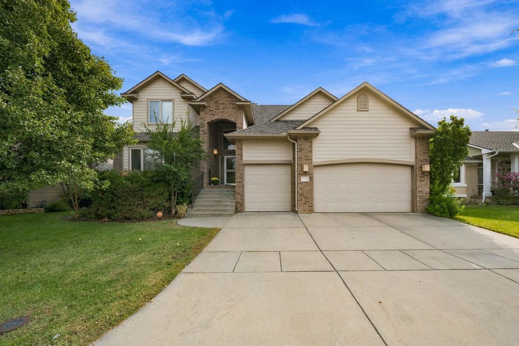 6915 W Garden Ridge Ct, Wichita, KS 67205