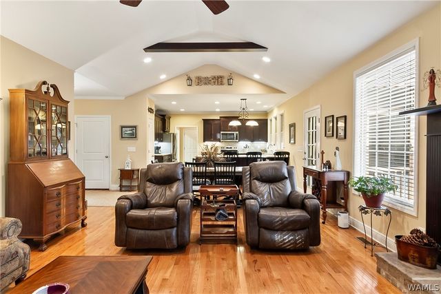 12318 Hidden Falls, Northport, AL 35475