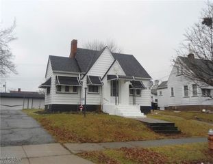 17111 Ridgeton Drive, Cleveland, OH 44128