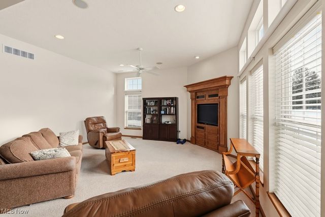 3605 Elmhurst Circle, Uniontown, OH 44685