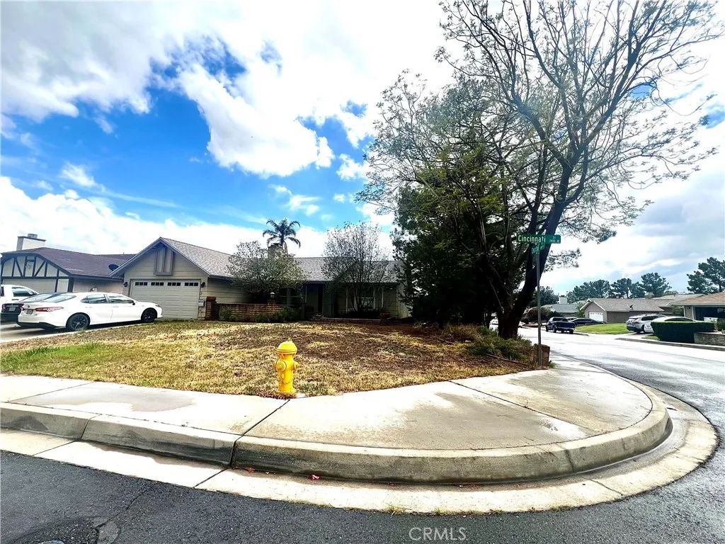 2825 Cincinnati St, San Bernardino, CA 92407