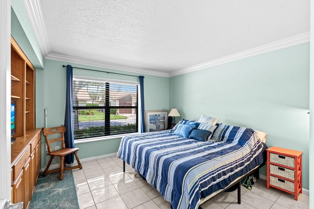 6266 Red Cedar Circle, Greenacres, FL 33463