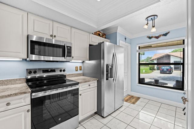 6266 Red Cedar Circle, Greenacres, FL 33463