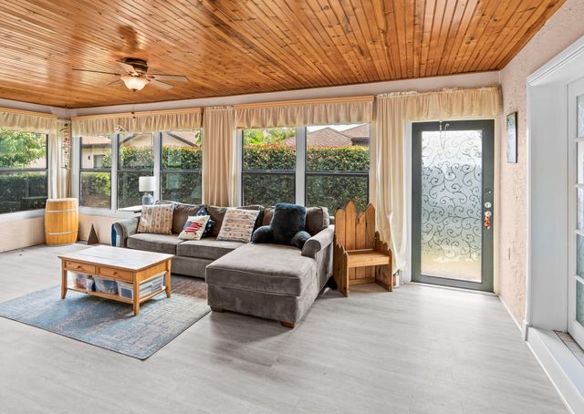 6266 Red Cedar Circle, Greenacres, FL 33463