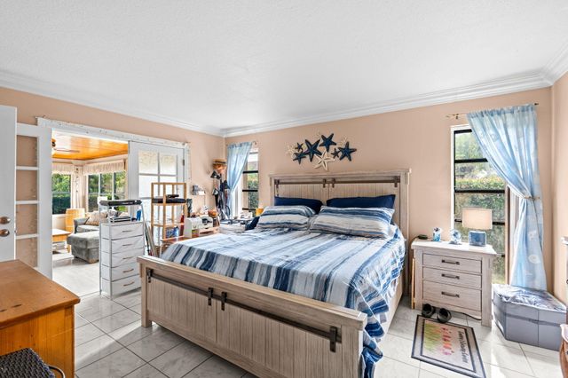 6266 Red Cedar Circle, Greenacres, FL 33463