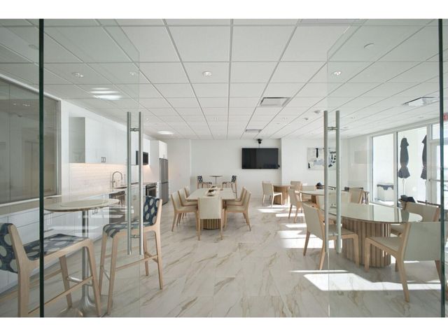 1750 BENJAMIN FRANKLIN DRIVE 1D, Sarasota, FL 34236