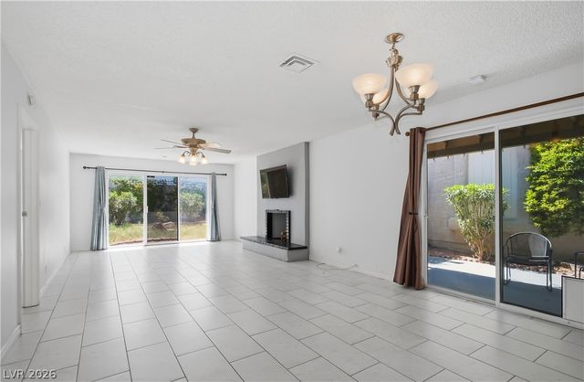 3009 Plaza De Rosa, Las Vegas, NV 89102