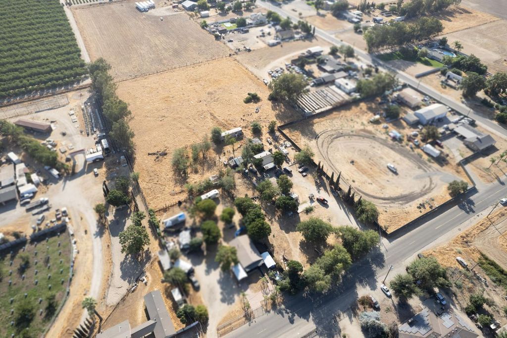 Image 3 of property listing at 6394 S Cherry Avenue, Fresno, CA 93706
