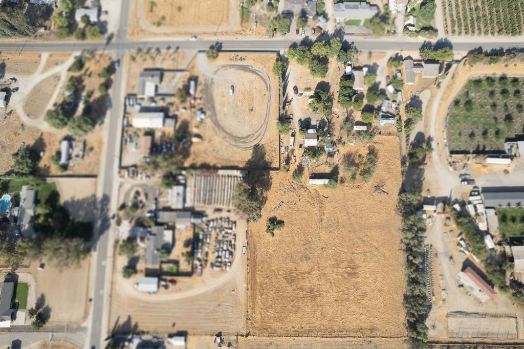 Image 6 of property listing at 6394 S Cherry Avenue, Fresno, CA 93706