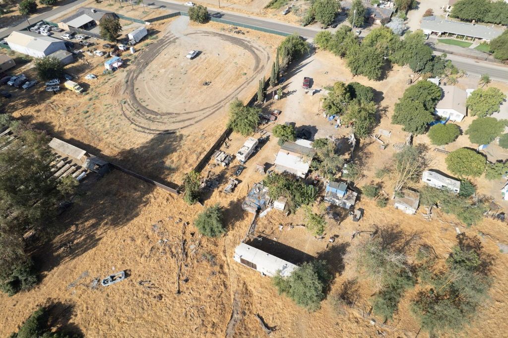 Image 7 of property listing at 6394 S Cherry Avenue, Fresno, CA 93706