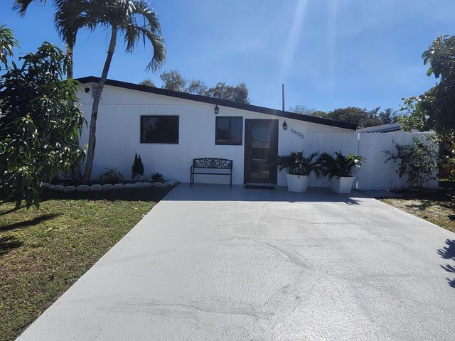 5500 SW Sw 37th Street Street, Davie, FL 33314