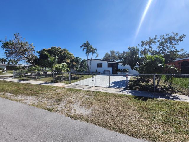 5500 SW Sw 37th Street Street, Davie, FL 33314